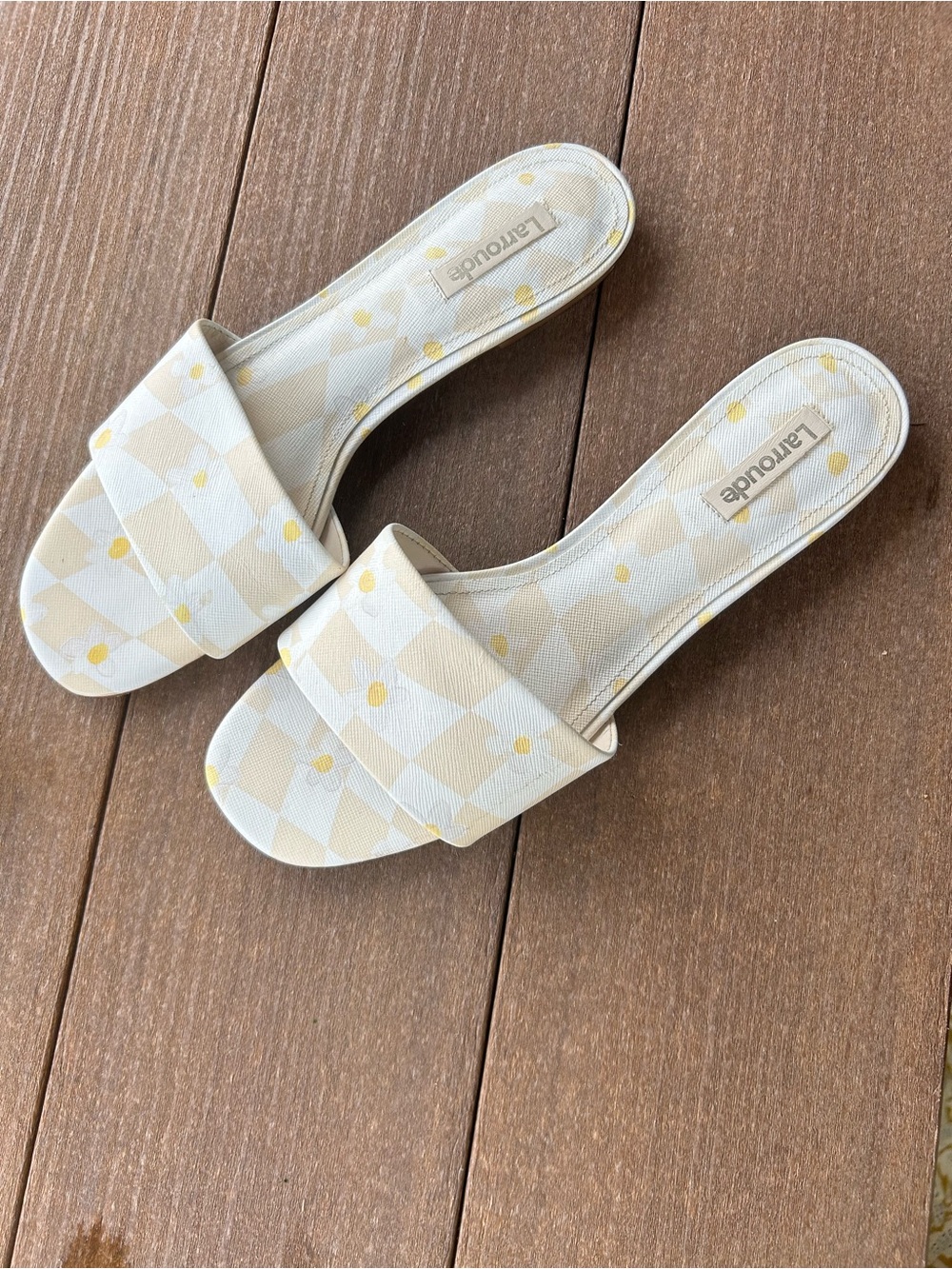 Larroudé Daisy Print Slide Sandals Size 9 Worn Once